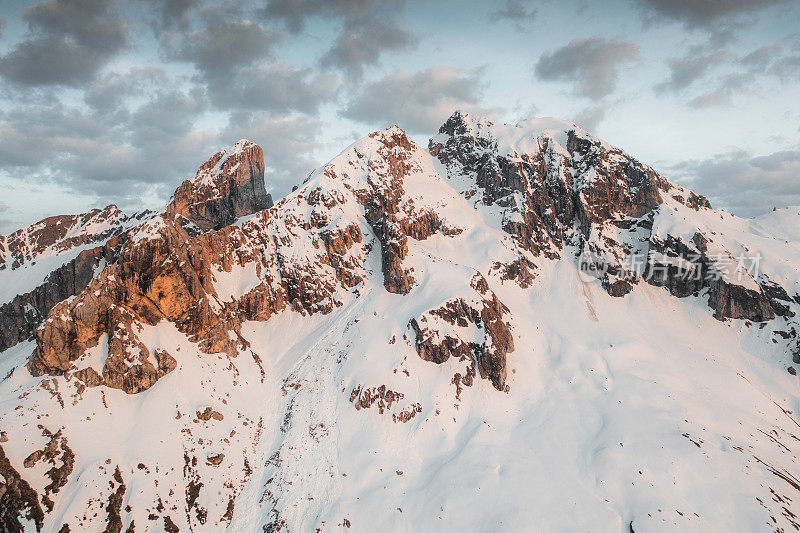 意大利阿尔卑斯山白云石的Passo Giau雪景